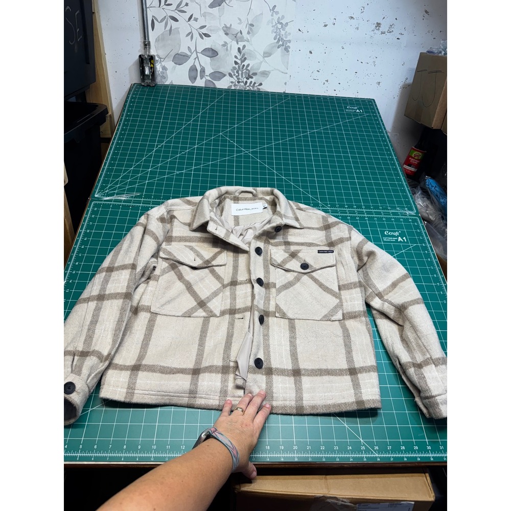 Calvin Klein Jeans Womens Plaid Shacket Tan Cream Button Front Cropped Jacket S